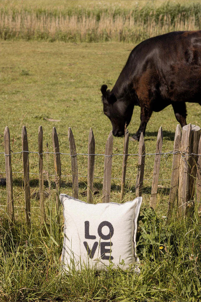 Zusss | Kussen love 45x45cm zand/antracietgrijs