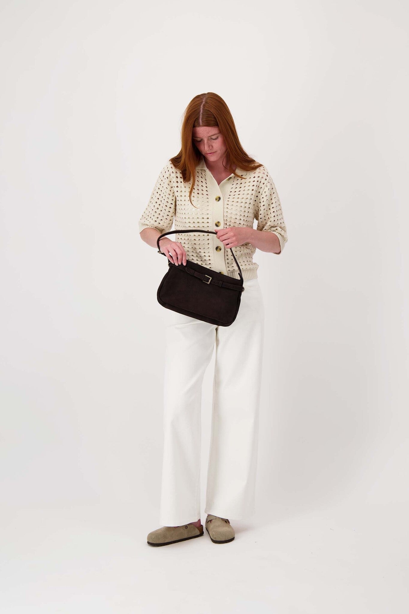 Zusss | Suede handtas met riempje