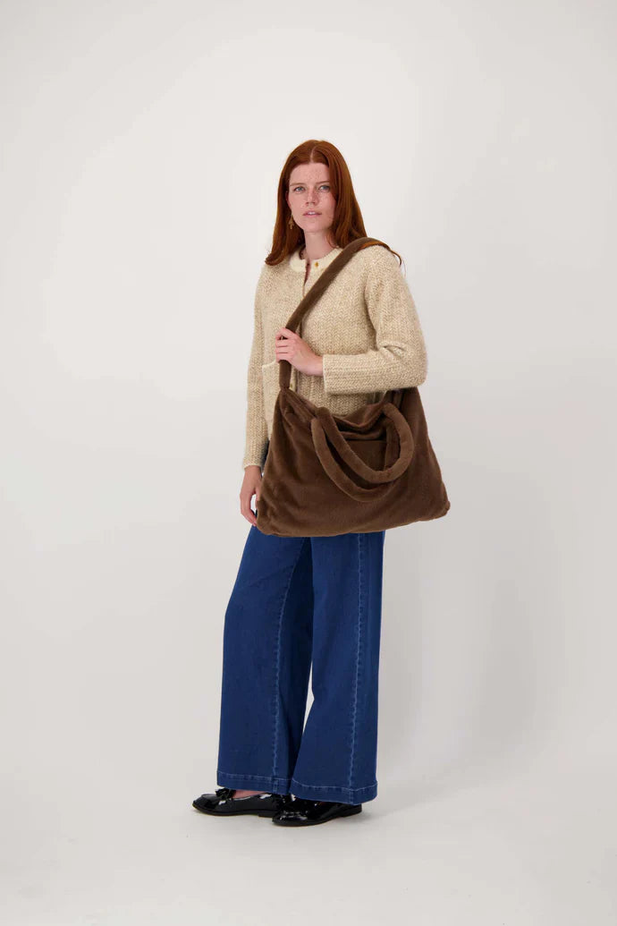 Zusss | Shopper faux fur chocoladebruin