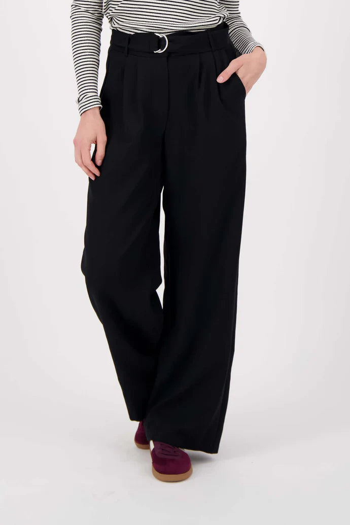 Zusss | Wijde broek met ceintuur zwart
