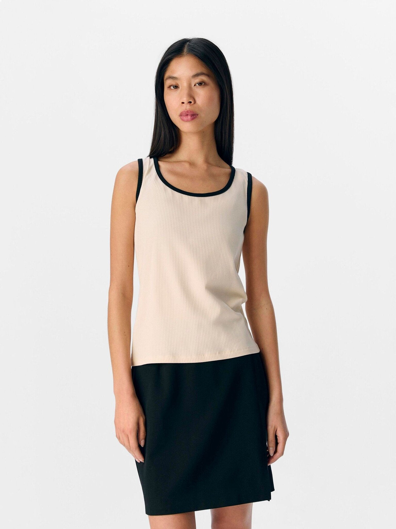 Object | Tanktop Jamie sandshell/black NOOS
