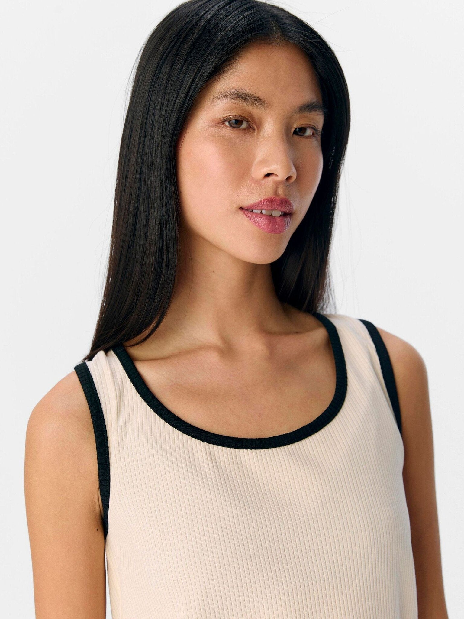Object | Tanktop Jamie sandshell/black NOOS