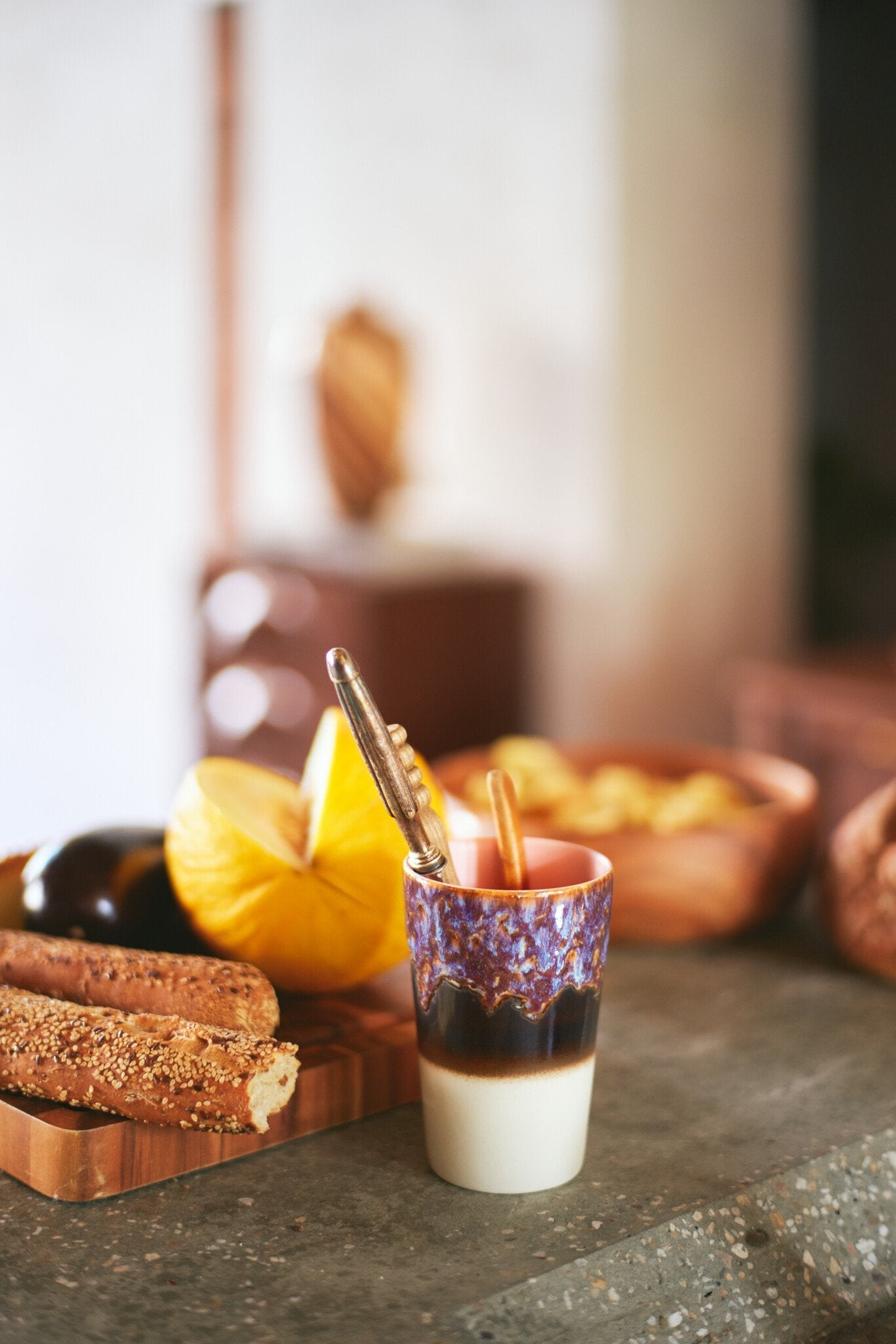 HK Living | 70's servies theemok rise
