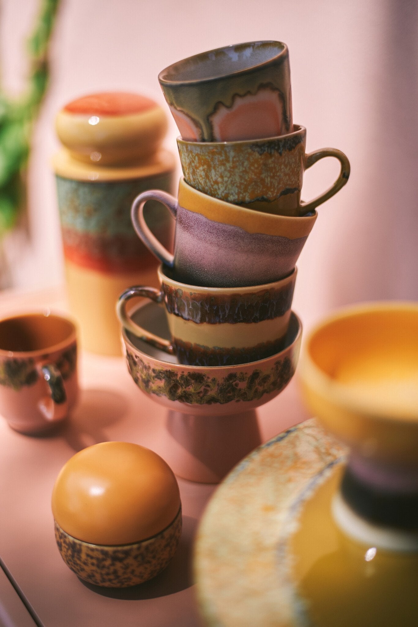 HK Living | 70's servies cappuccinomok Cliffs