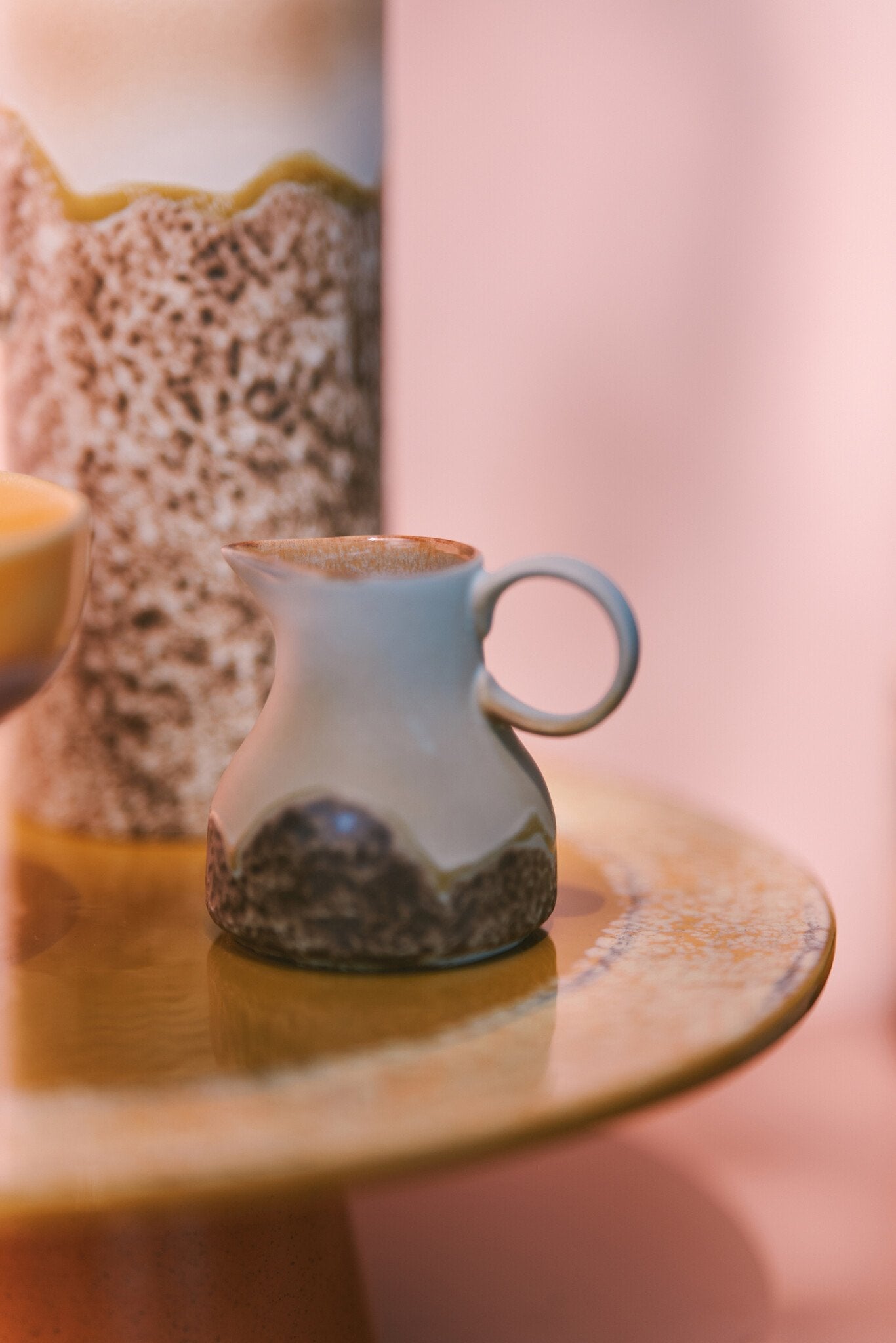 HK Living | 70's servies melkkannetje Shell