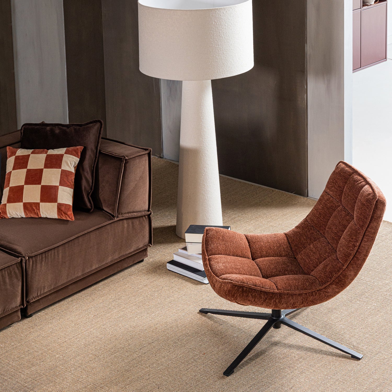Woood | Draaifauteuil Maudi chenille structuur bruin