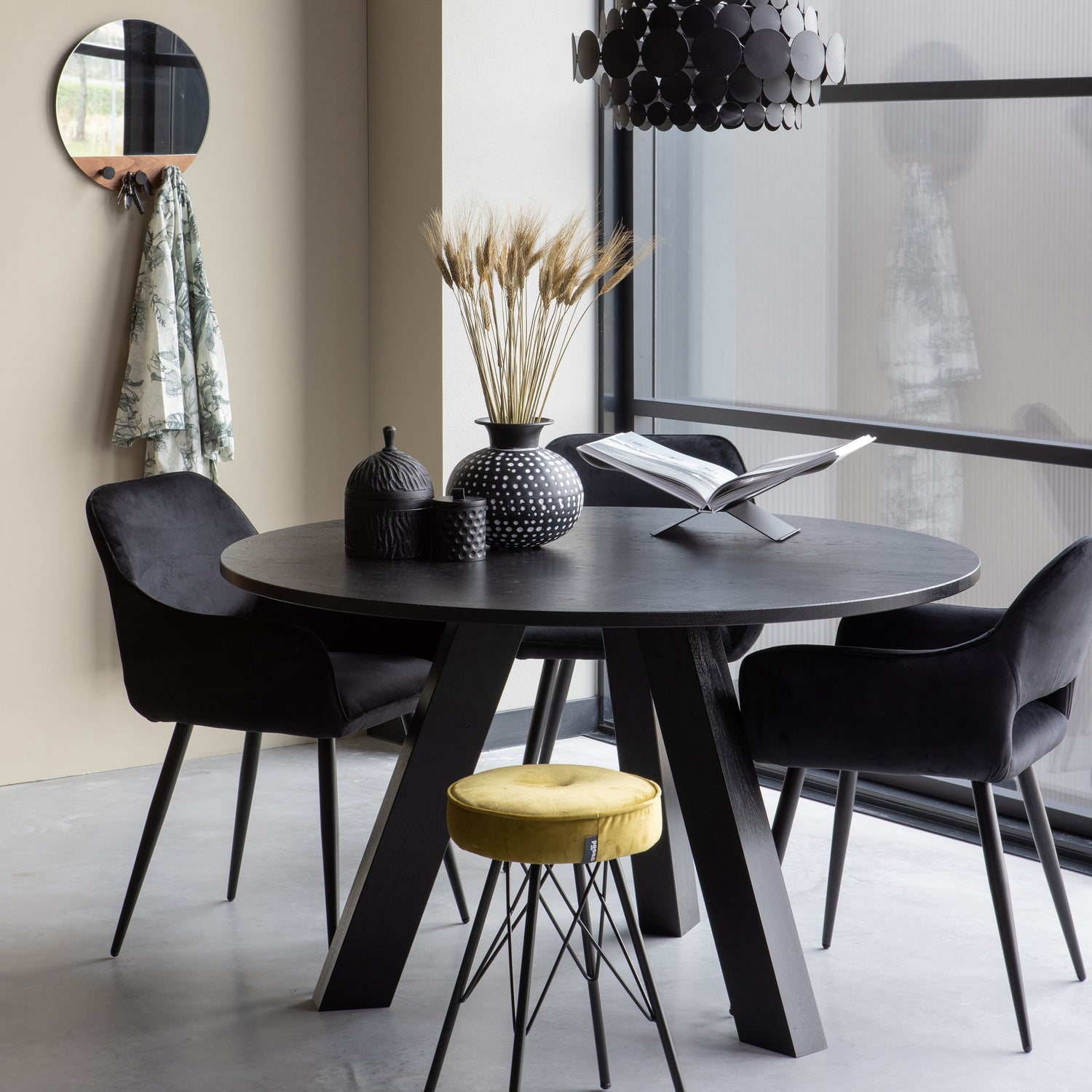 Woood | Ronde eettafel Rhonda 130cm diepzwart