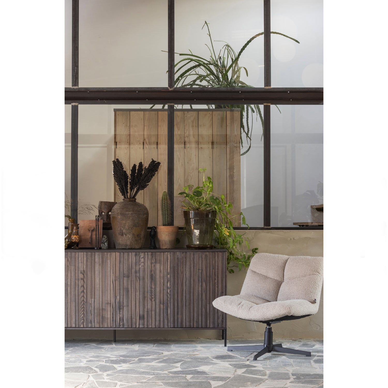 Woood | Draaifauteuil Vinny boucle zand