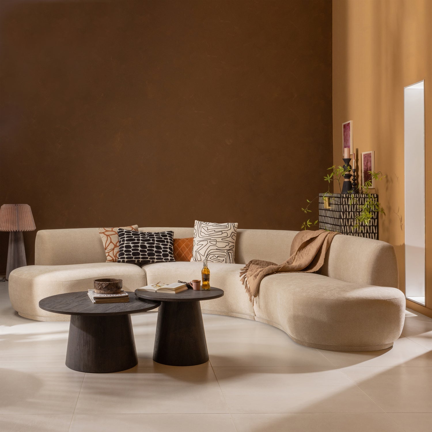 Woood | Salontafel Maan rond 60cm donkerbruin