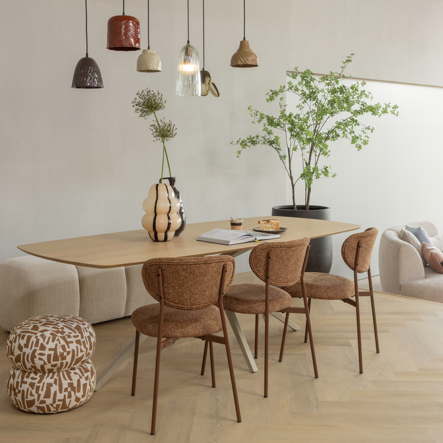 Woood | Poef Anic met grafisch patroon bruin