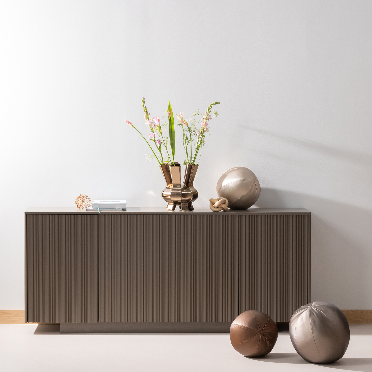 Woood | Bal Rodeo kussen groot metallic koperbruin