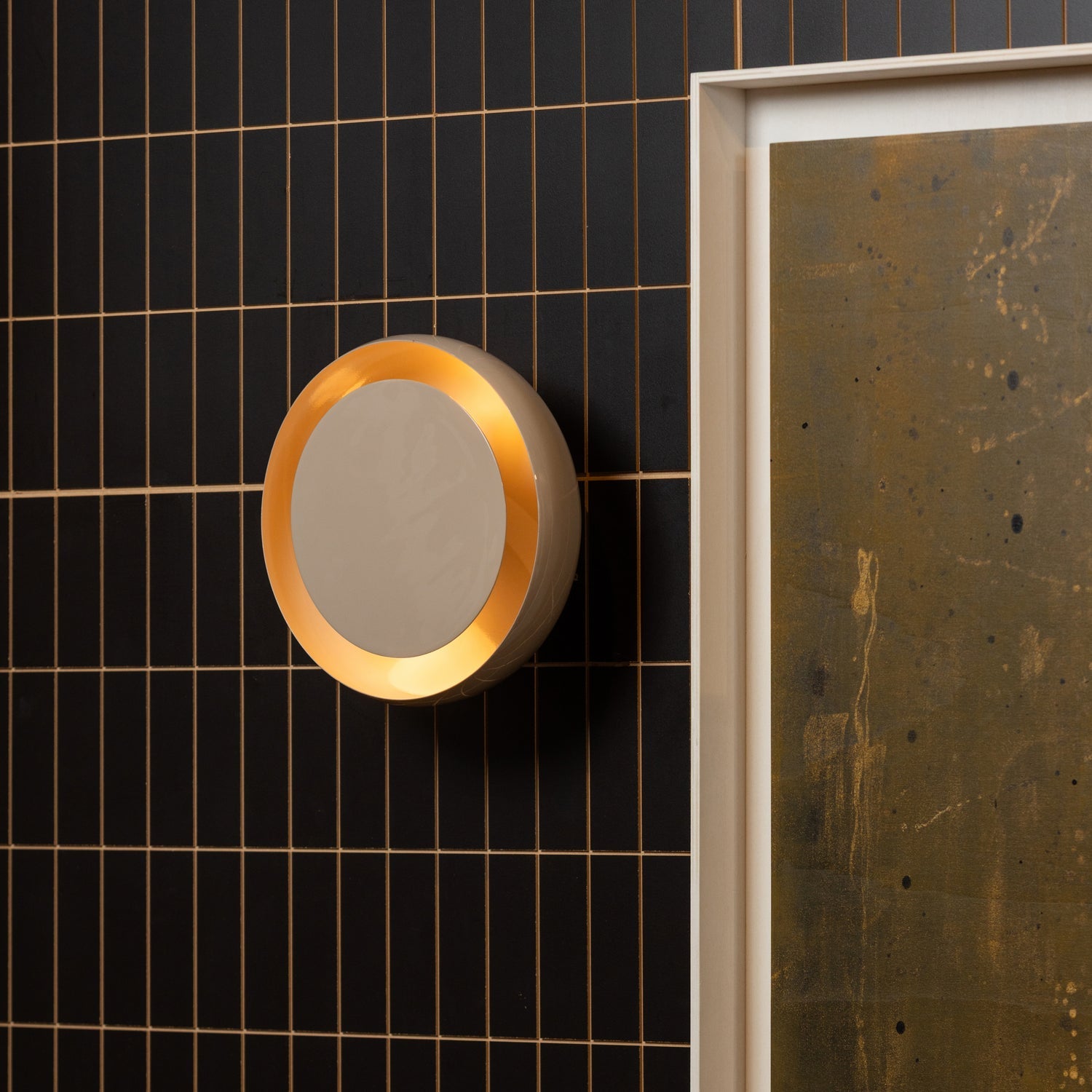 Woood | Wandlamp Gloomy rond metaal zand