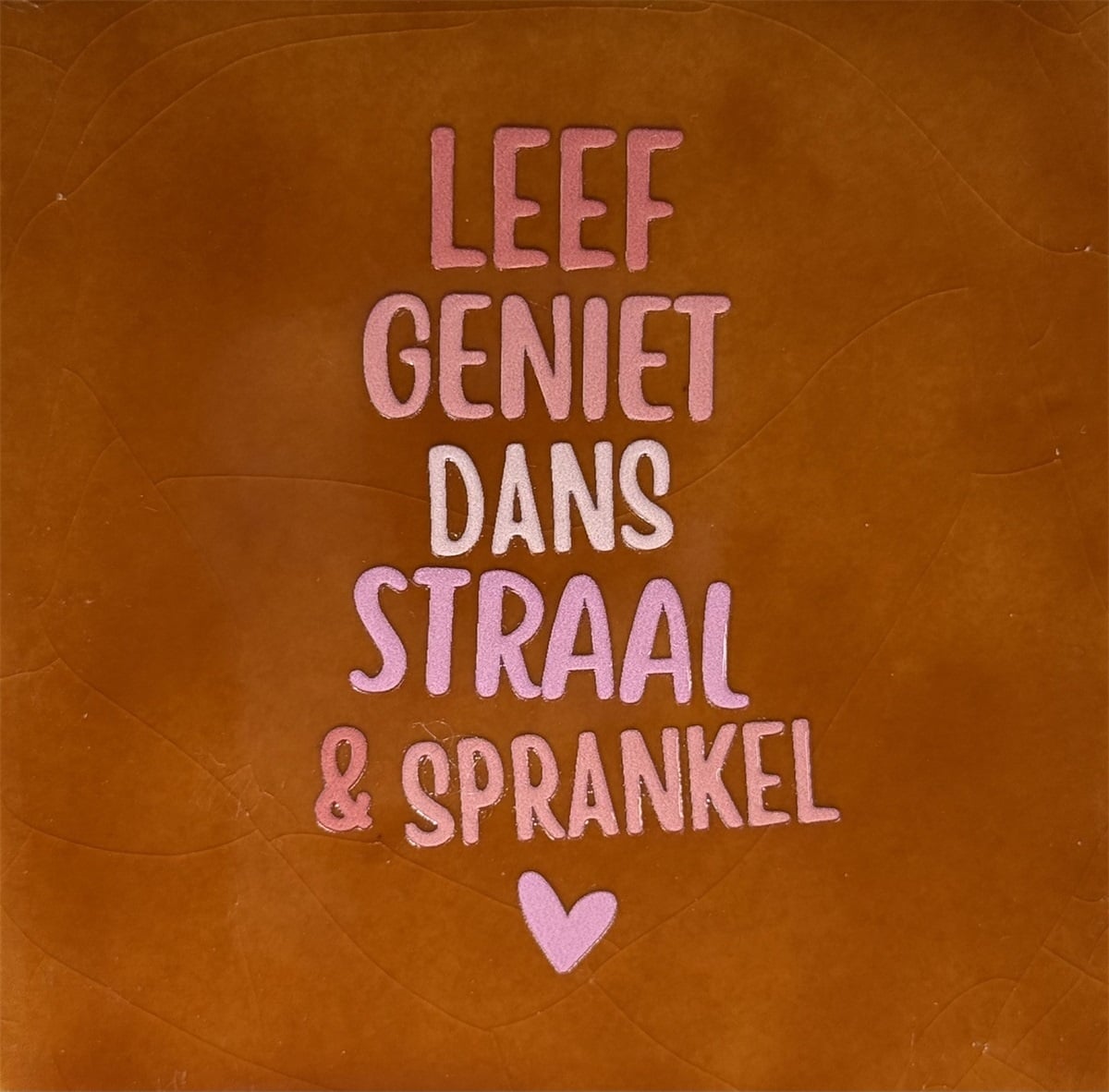 Yett | Tegeltje leef geniet dans terra