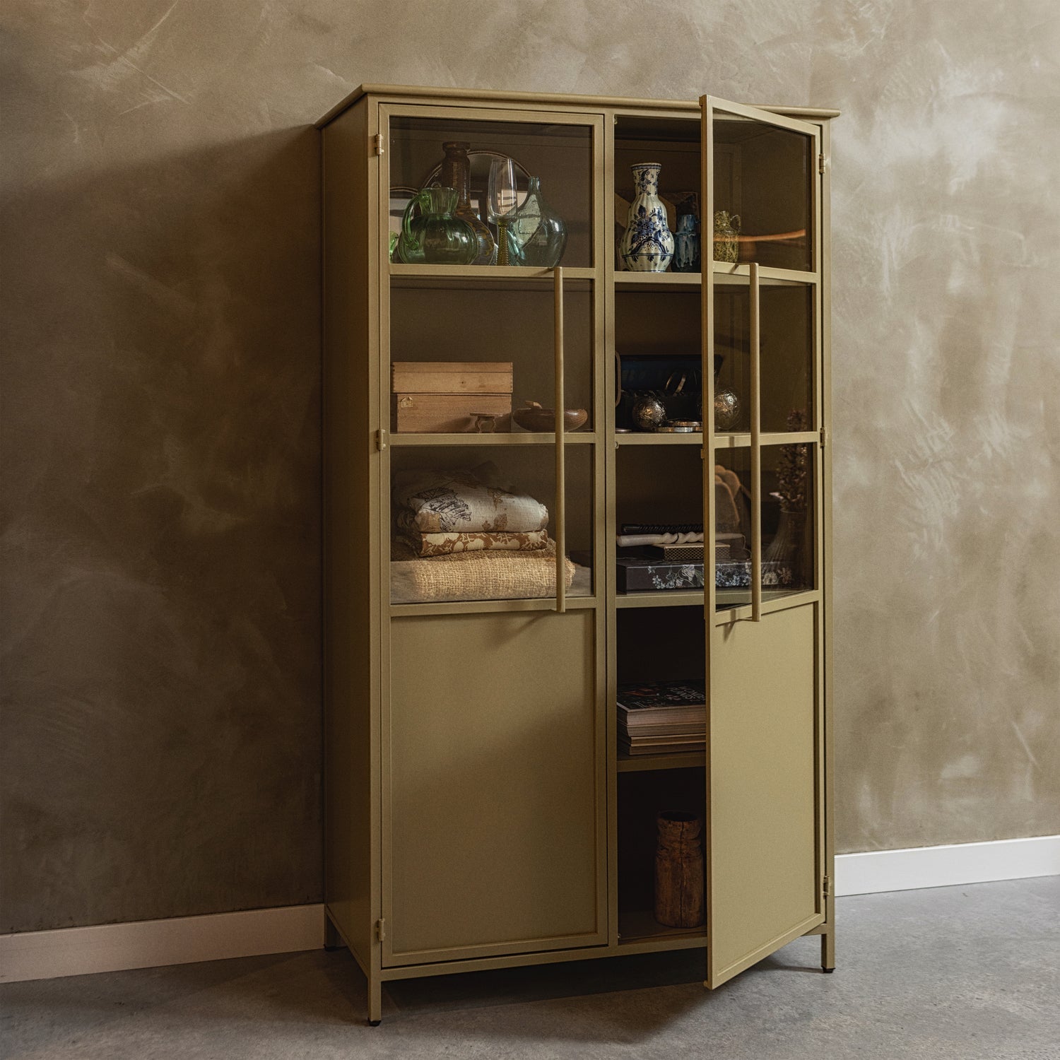 Woood | Vitrinekast Exhibit khaki