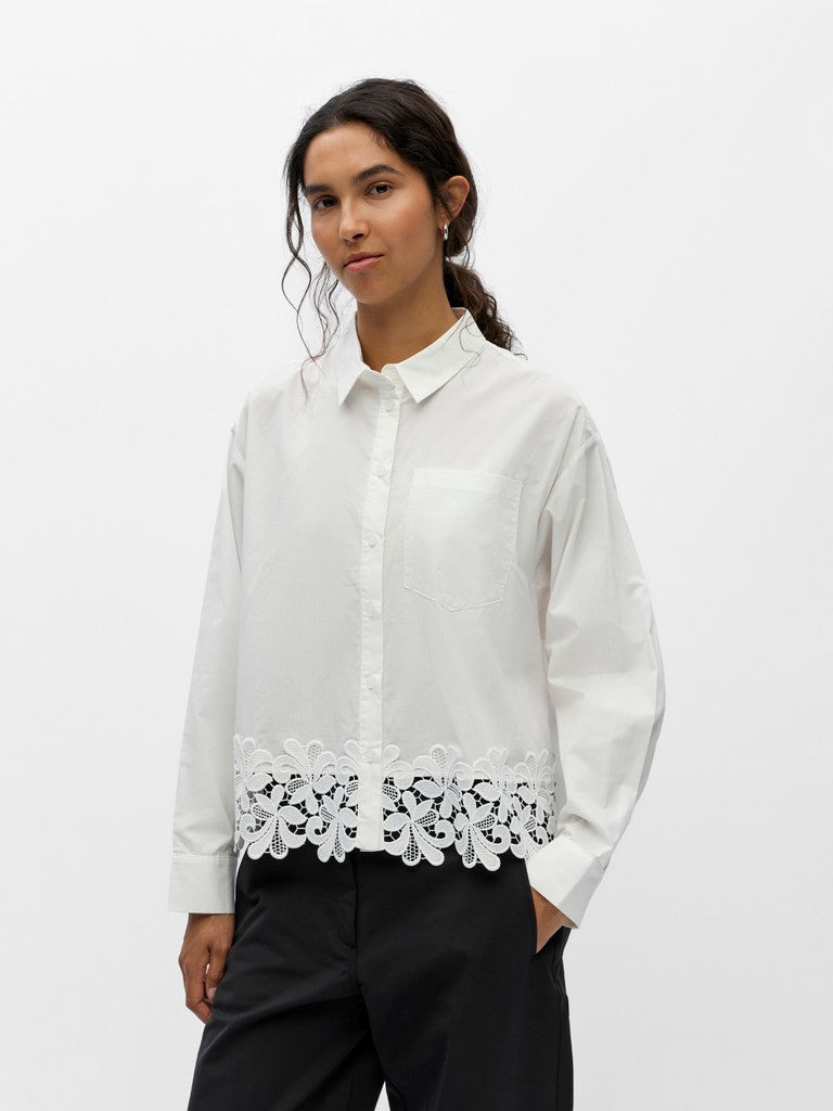 Object | Top Asly bright white white lace