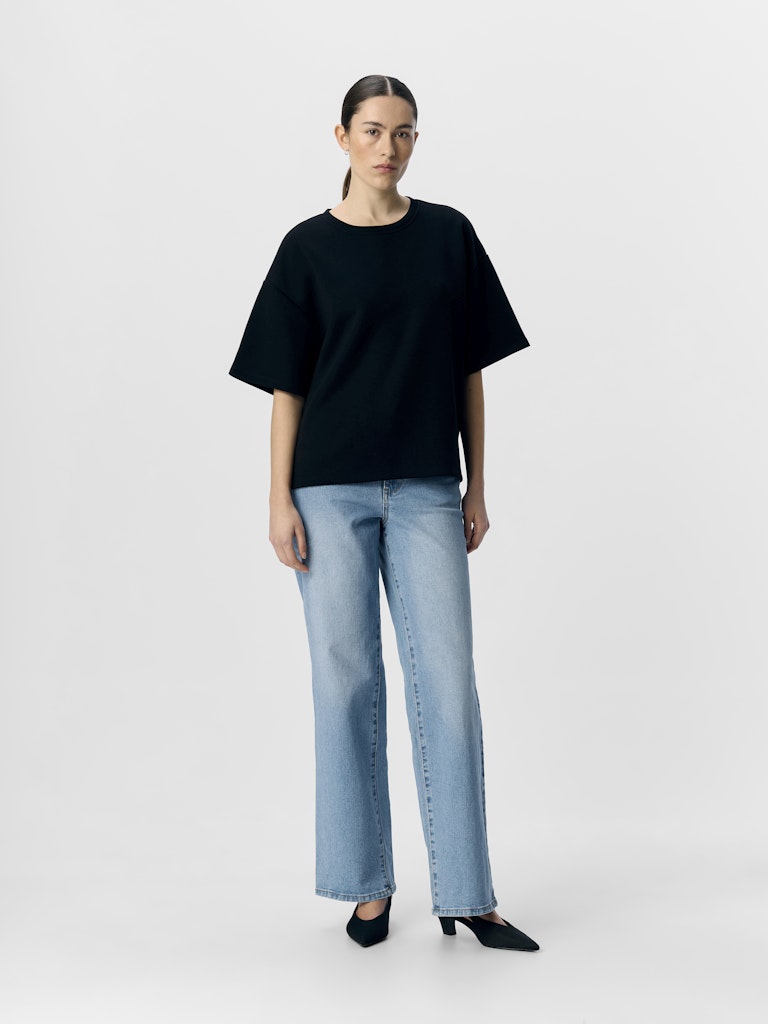 Object | T-Shirt Andrea zwart NOOS