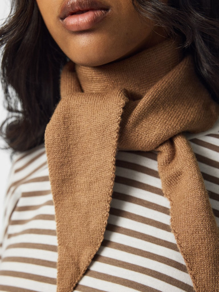 Pieces | Sjaaltje Komma Triangle toasted coconut NOOS