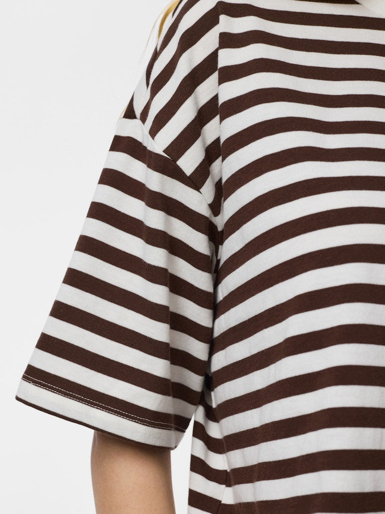 Pieces | T-Shirt Sadie chicory coffee cloud dancer NOOS