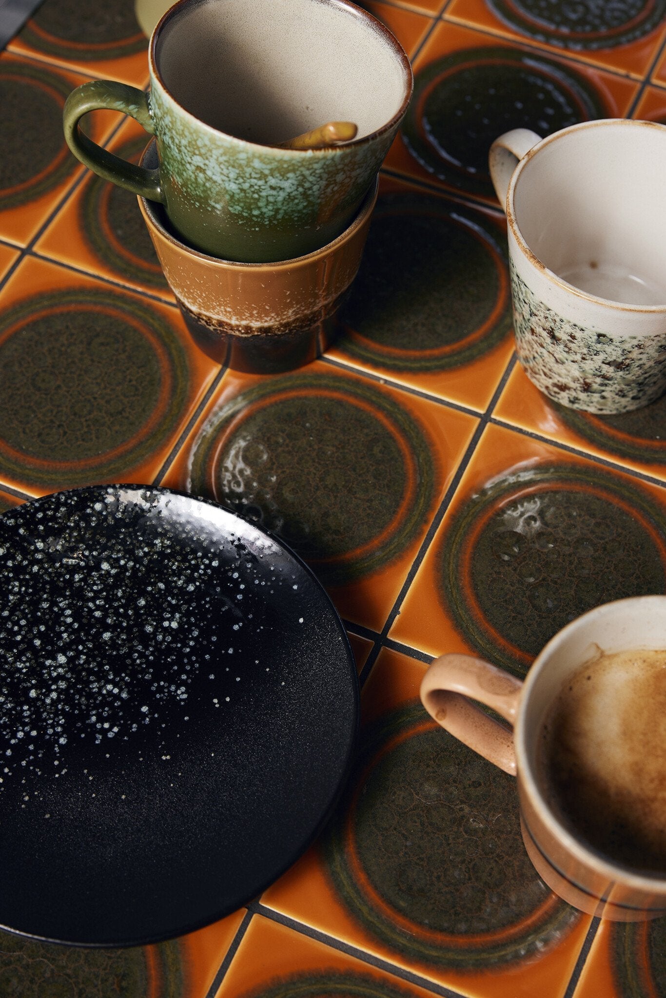 HK Living | 70's servies americanokopje Fire