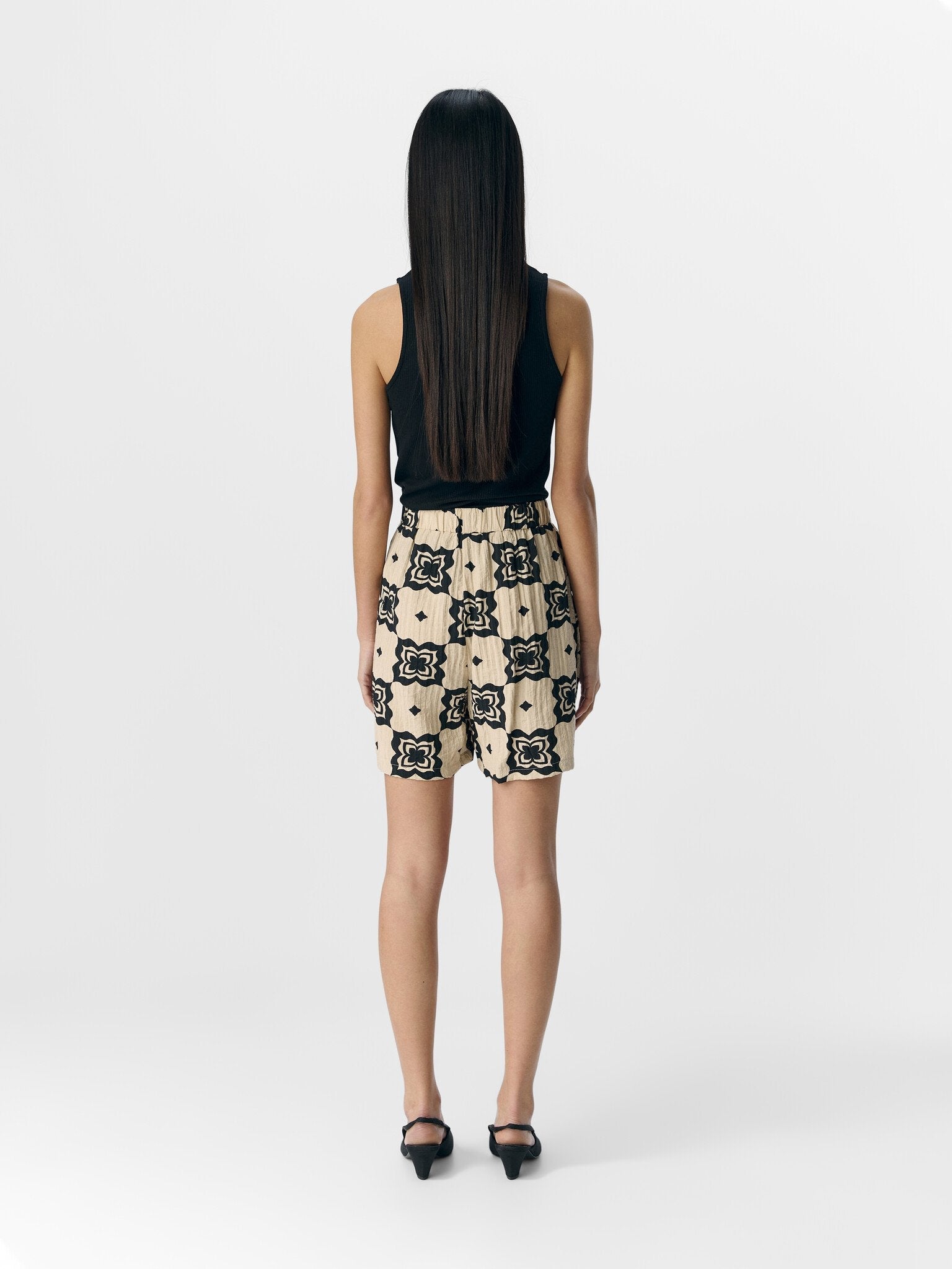 Object | Short Ella sandshell black