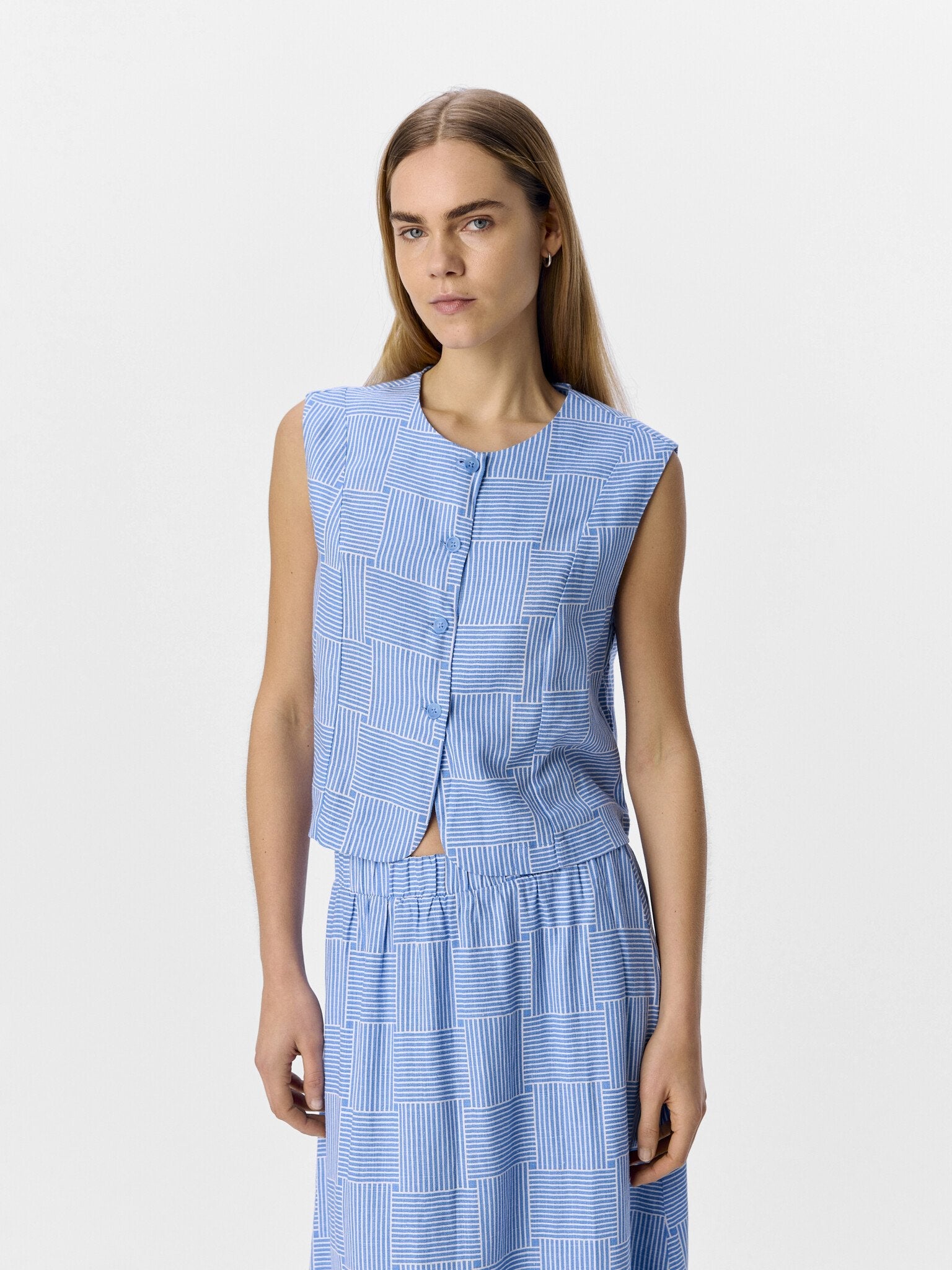 Object | Vest Aya white/cornflower