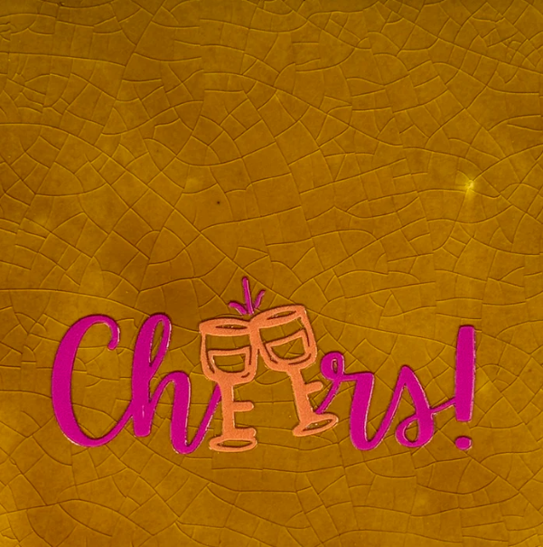 Yett | Tegeltje cheers glazen oker