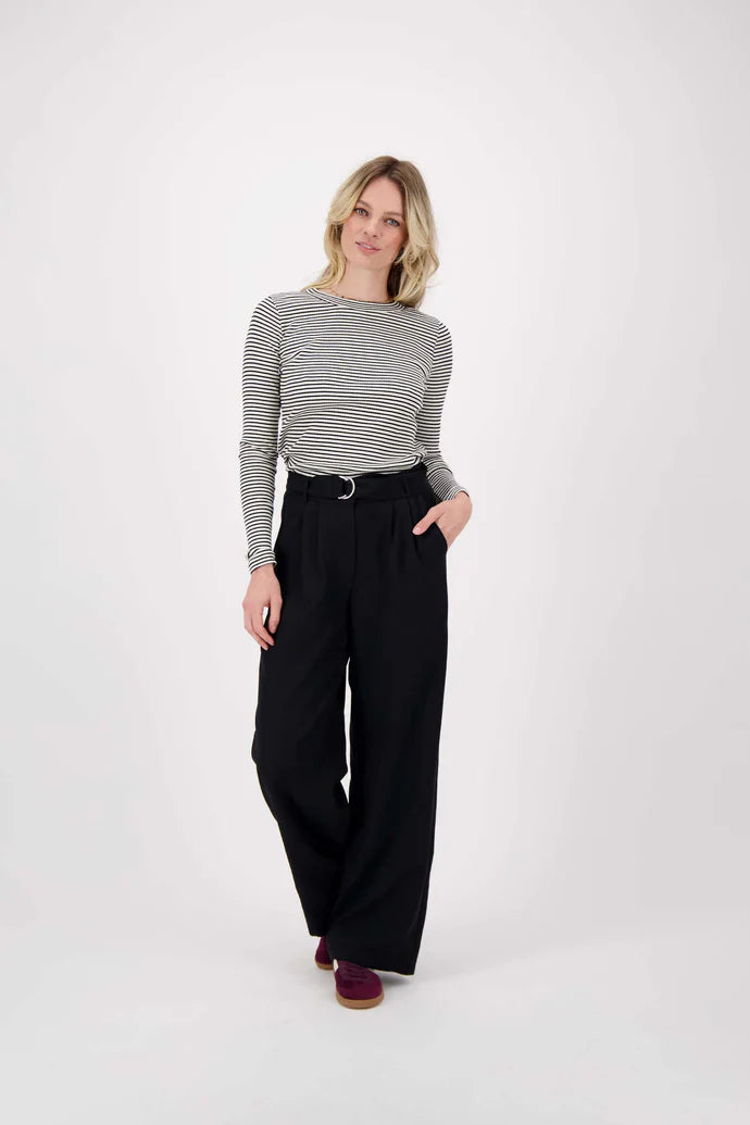 Zusss | Wijde broek met ceintuur zwart