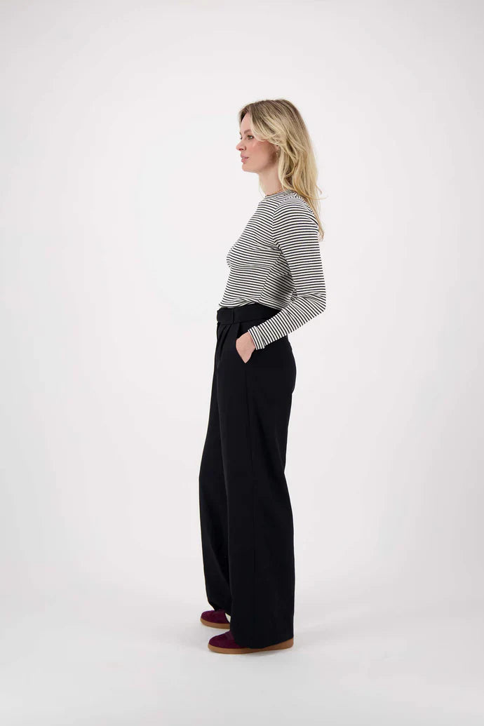 Zusss | Wijde broek met ceintuur zwart