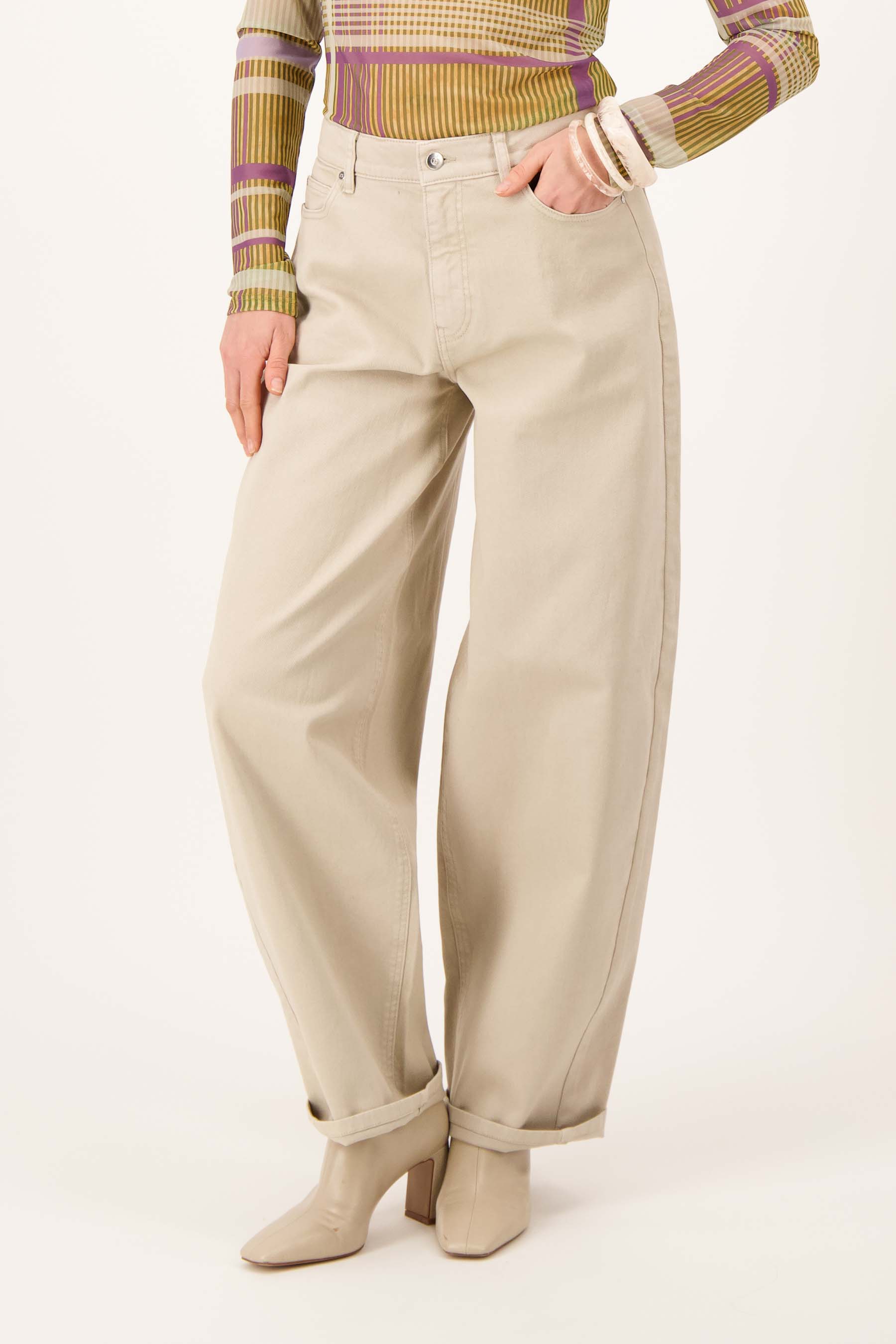 Zusss | Barrel broek met stretch zand