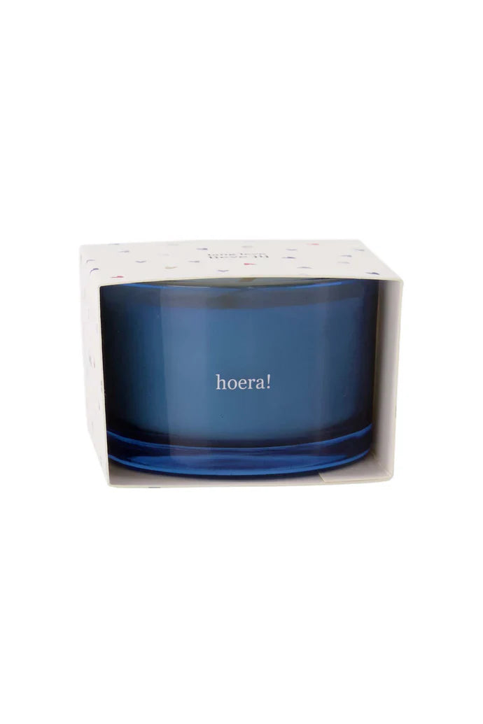 Zusss | Geurkaars in wikkel hoera blauw