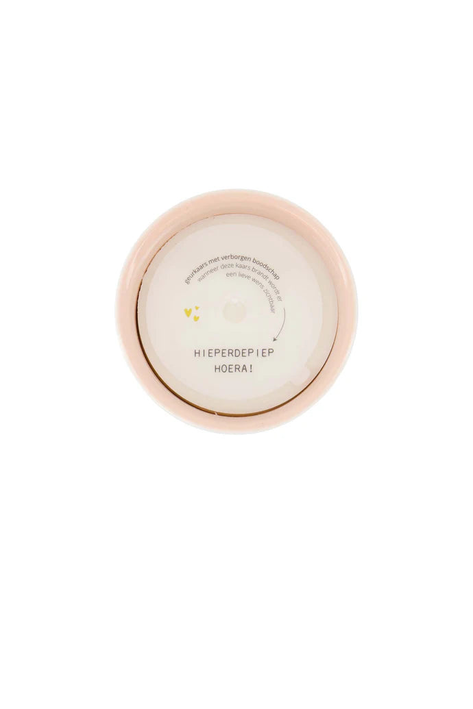 Zusss | Geurkaars keramiek hieperdepiep hoera wit / roze