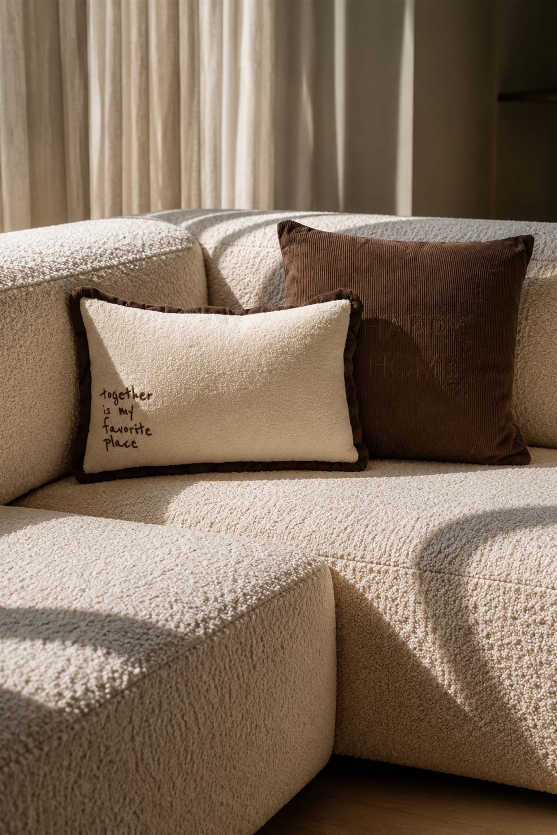 Zusss | Cushion happy home 45x45cm dark brown