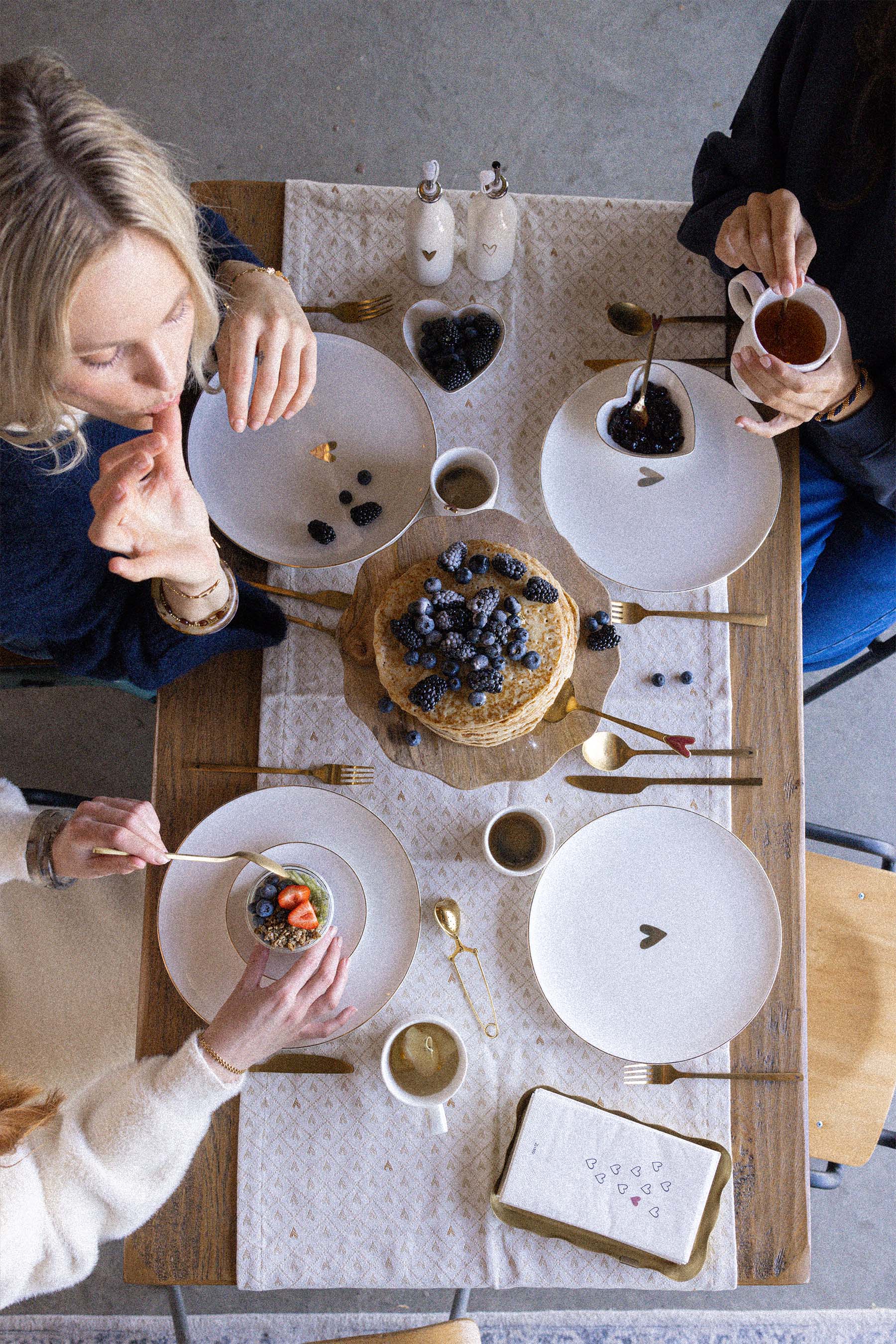 Zusss | Serving bowl heart shape white white