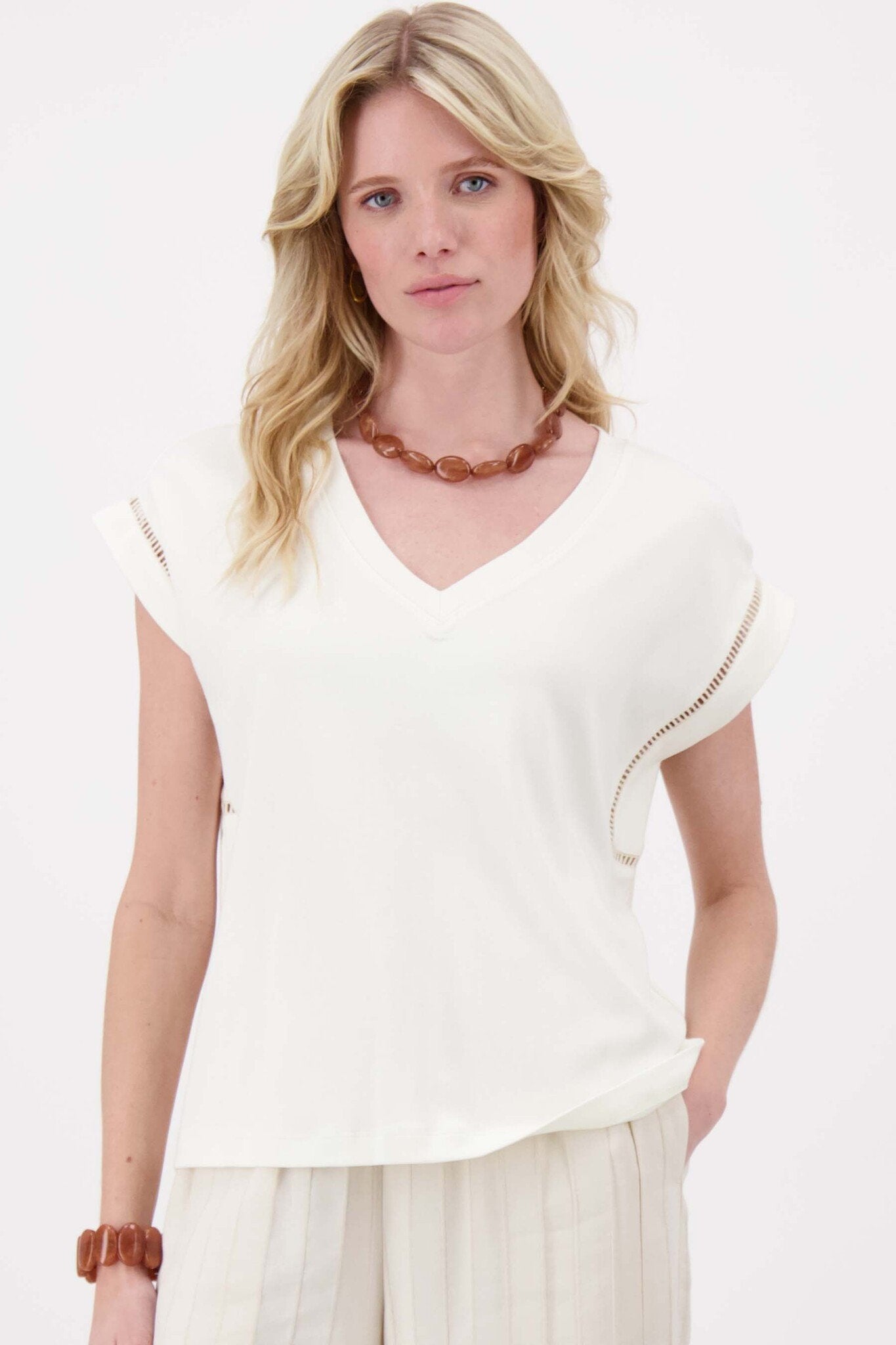 Zusss | T-shirt met opengewerkt detail off white