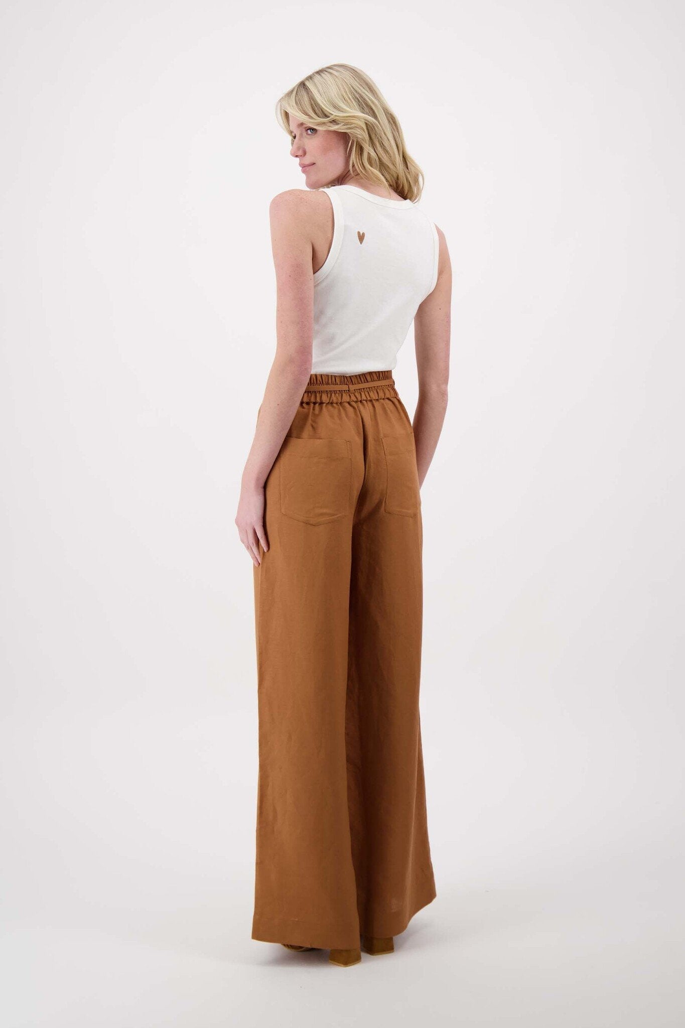 Zusss | Tanktop met borduur off white