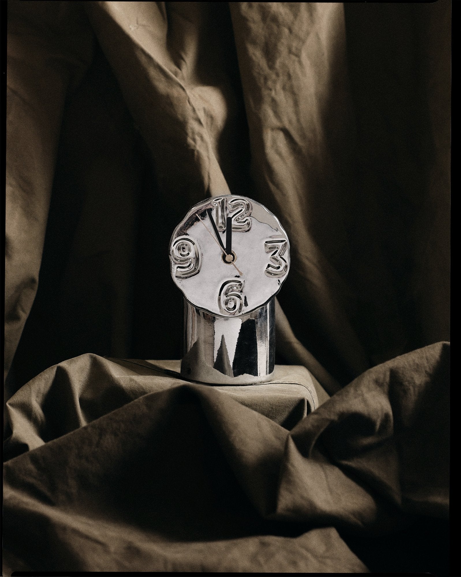 HK Living | Retro clock chrome