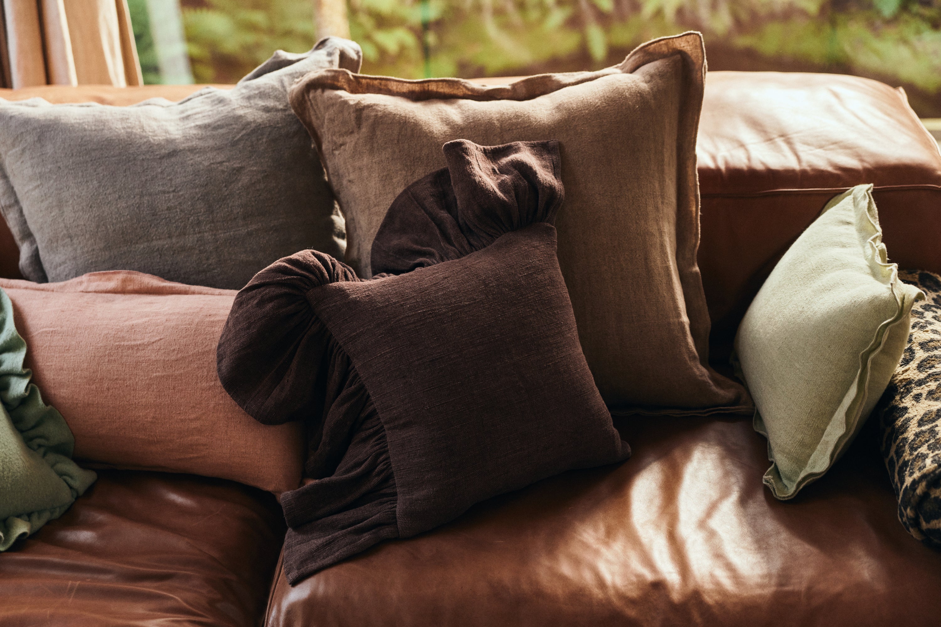 HK Living | Kussen ruffle chestnut 50cm