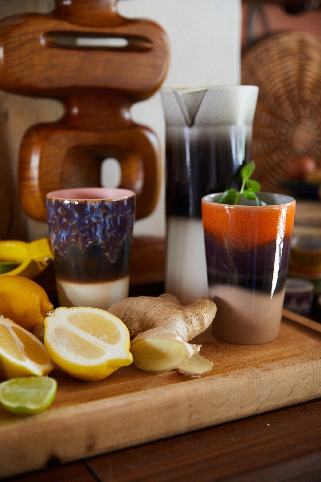 HK Living | 70's servies theemok rise