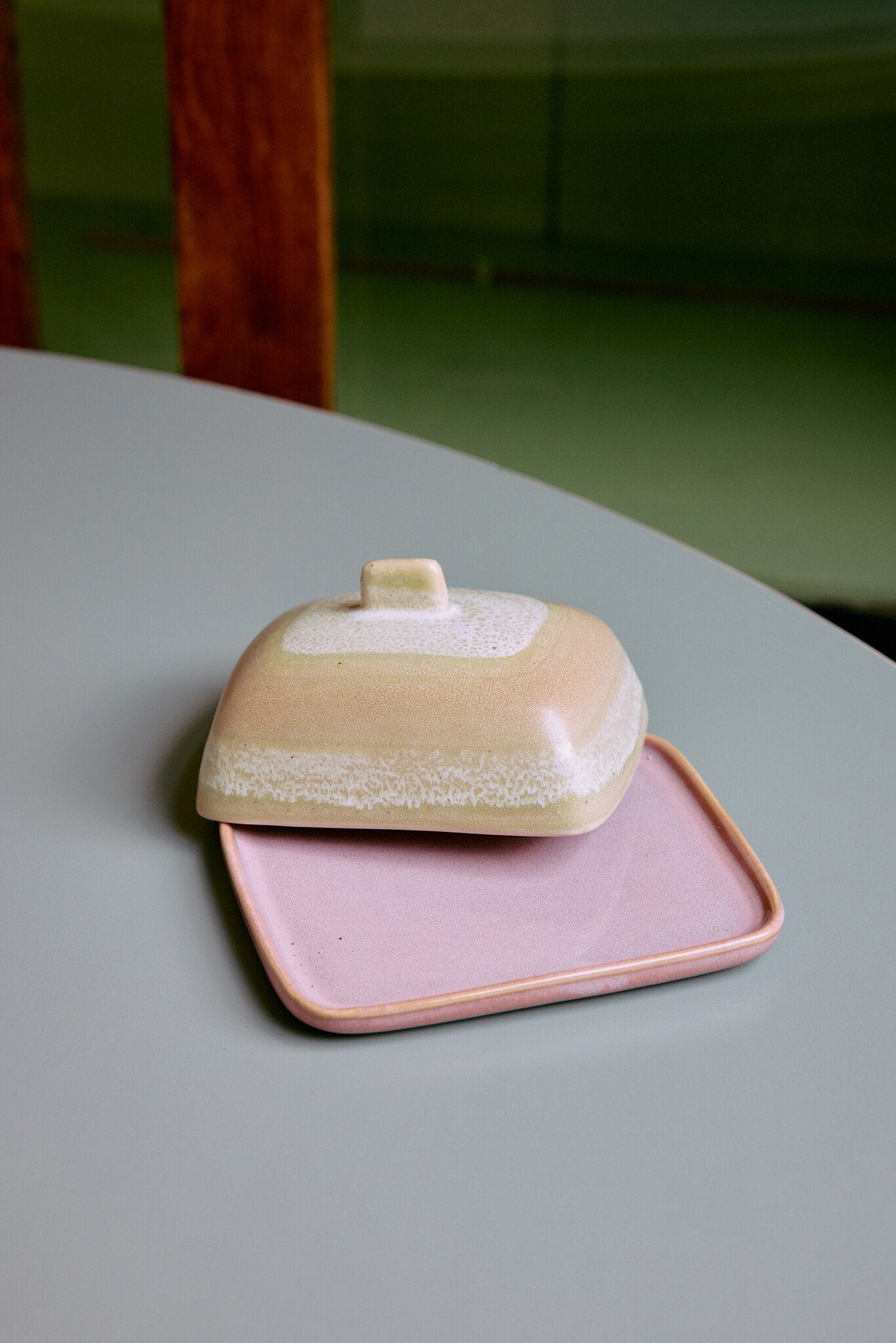 HK Living | 70's servies botervloot Skyline