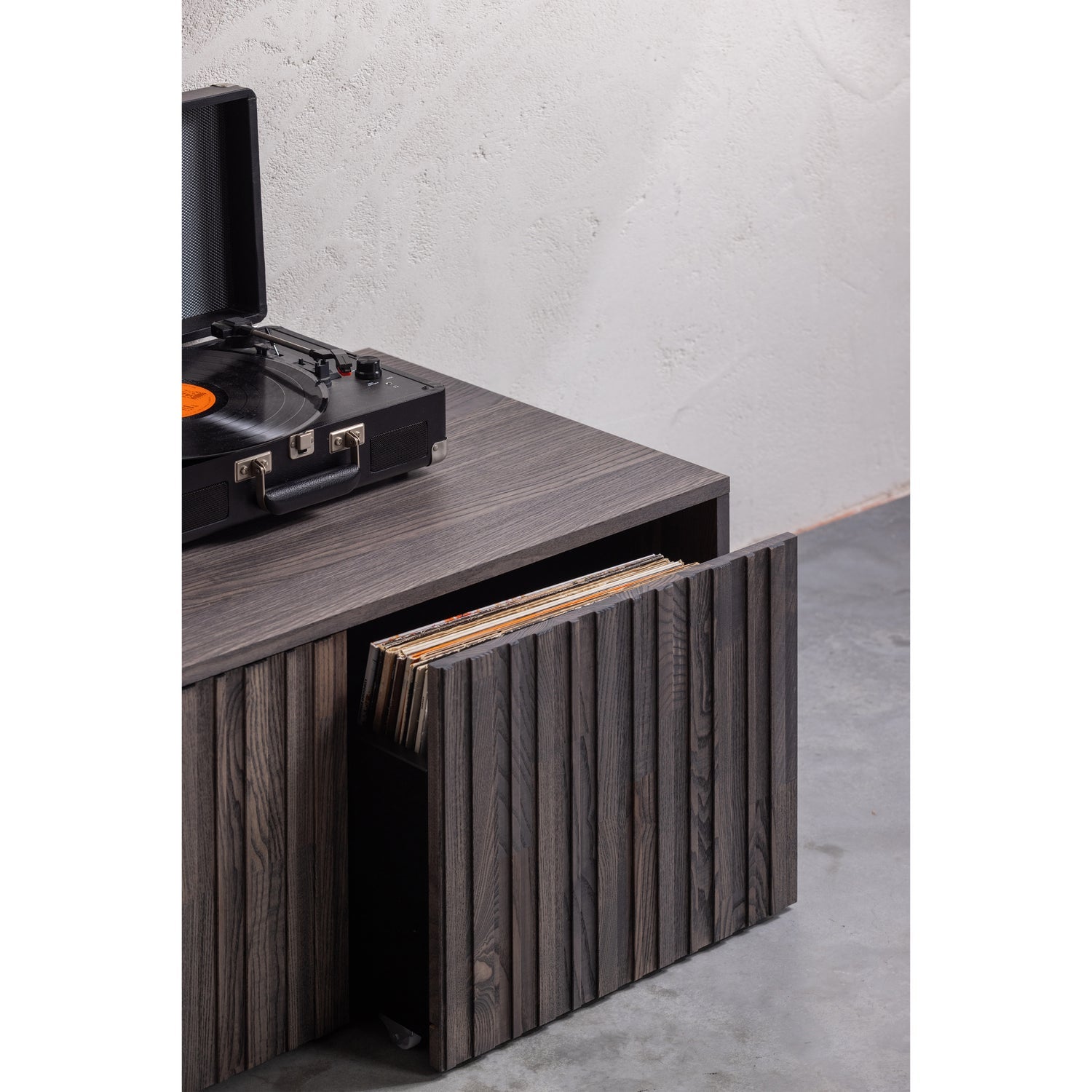 Woood | Kistbank Gravure espresso
