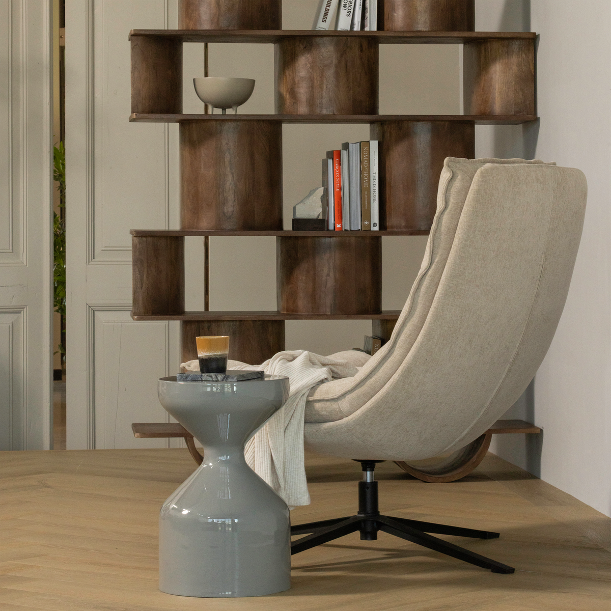 Woood | Draaifauteuil Kube met hocker naturel