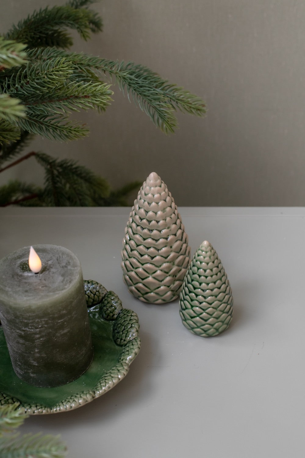 Home Society | Deco Dennenappel groen Set 2