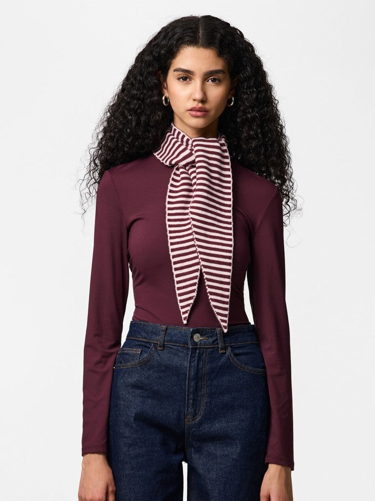 Pieces | Sjaaltje Komma Triangle tawny port pink NOOS