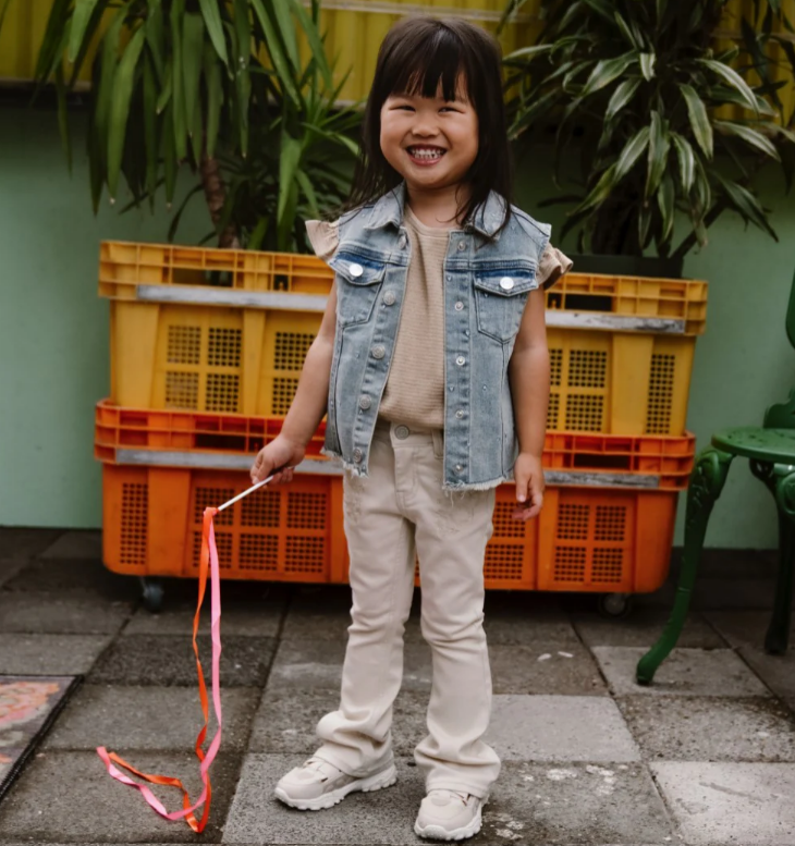 Daily7 | Gilet denim geborduurde hartjes