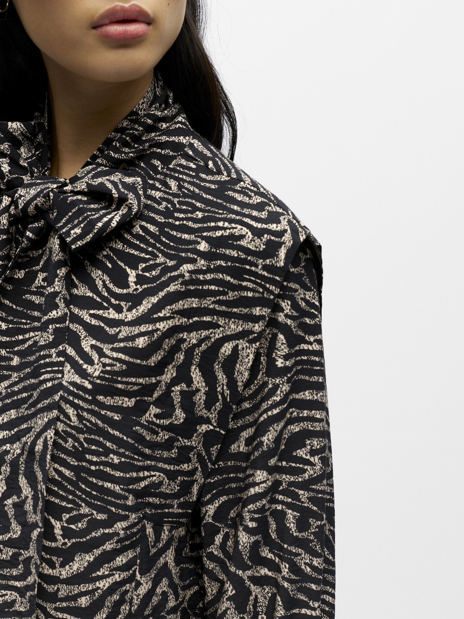 Object | Blouse Alose cloud dancer/black