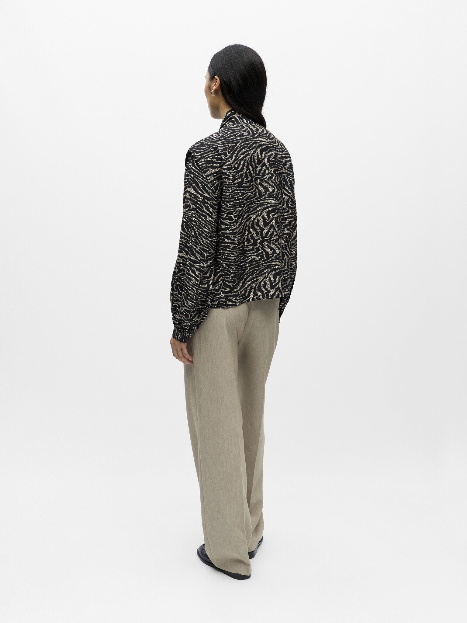 Object | Blouse Alose cloud dancer/black