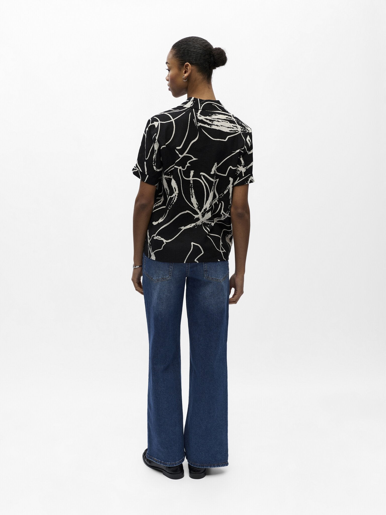 Object | Top Sanne black sandshell