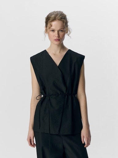 Object | Wikkelgilet Yui zwart