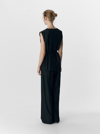 Object | Wikkelgilet Yui zwart
