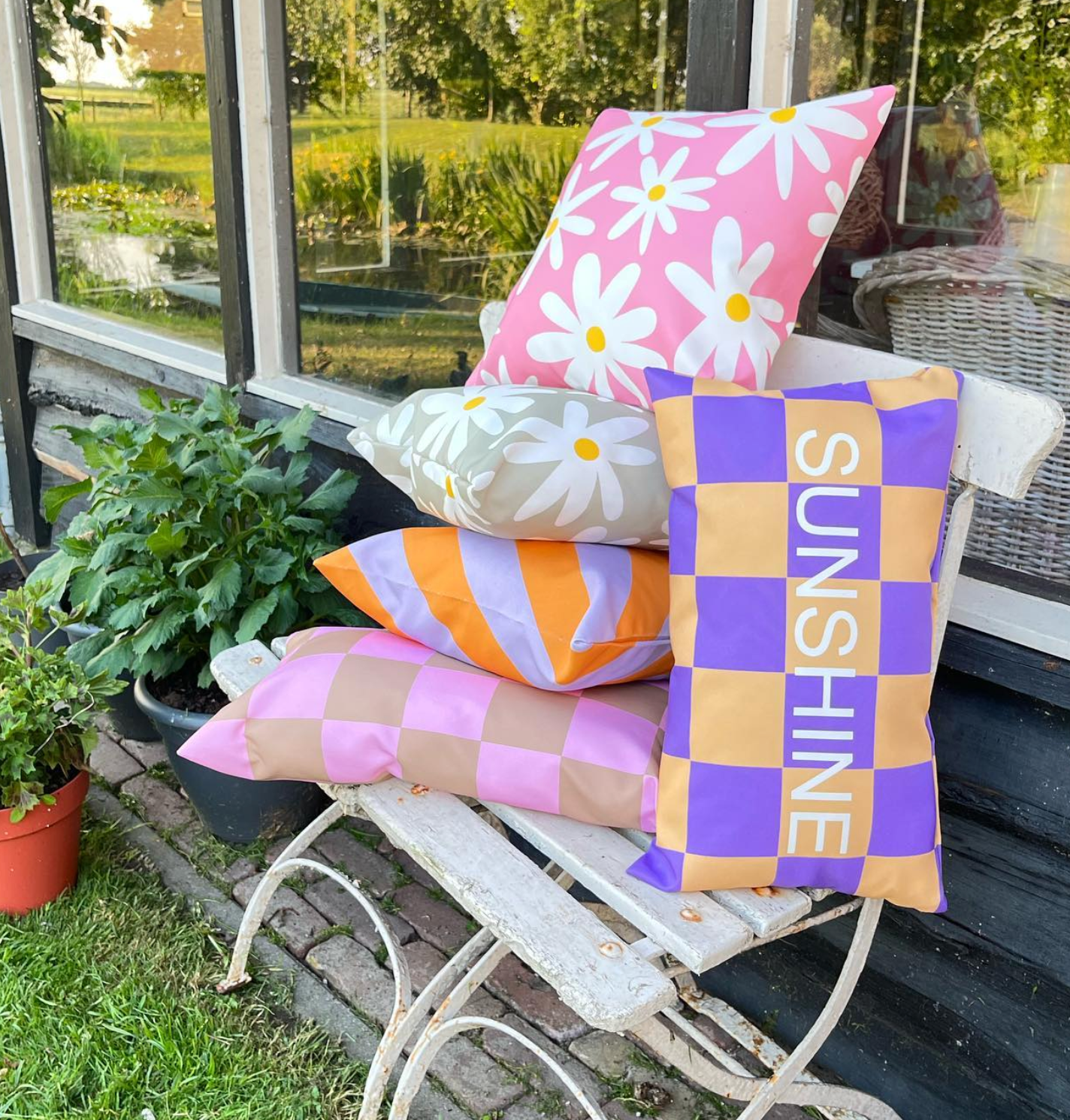 Label-R | Buitenkussen geblokt paars geel 40x40